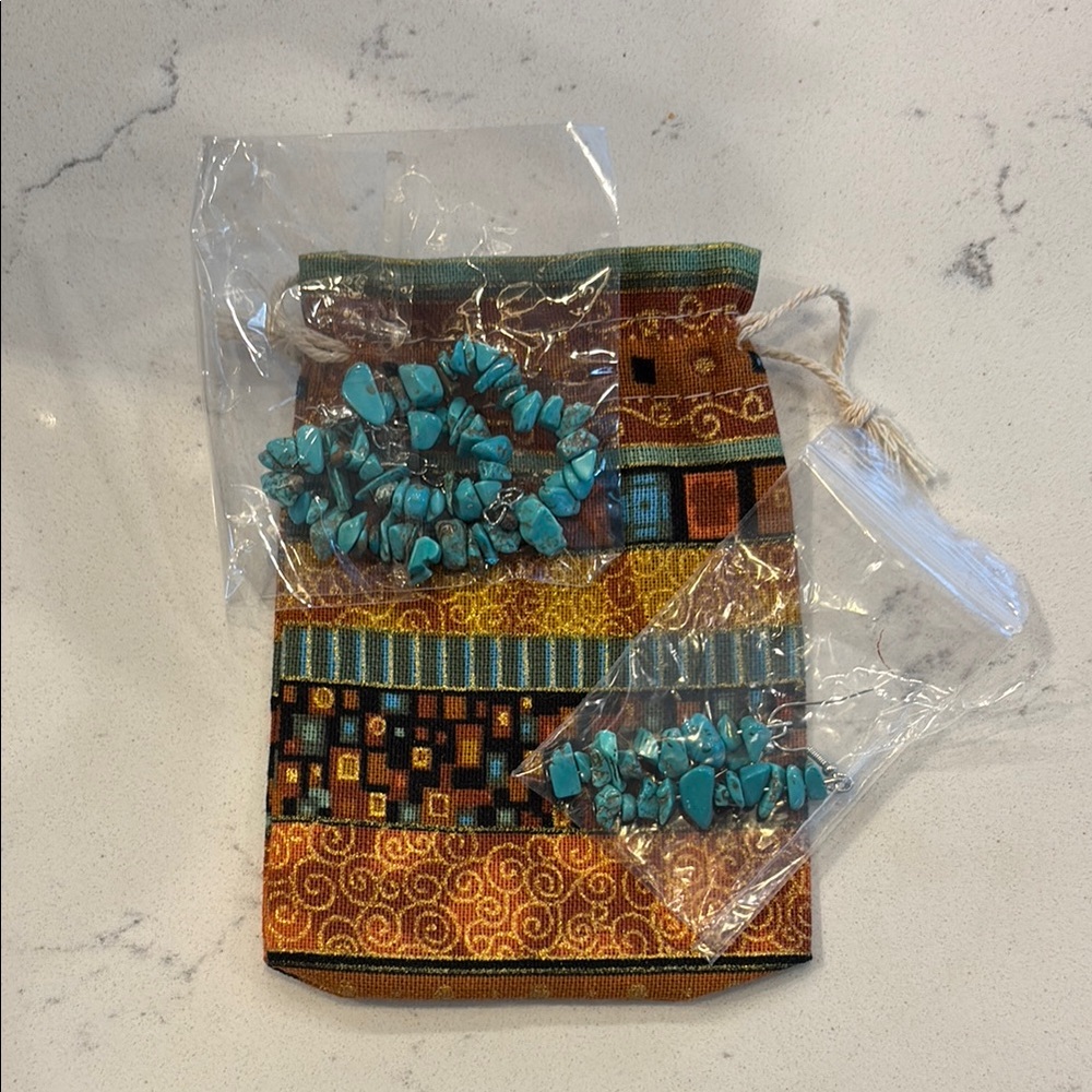 NWOT Turquoise Beaded Necklace Set